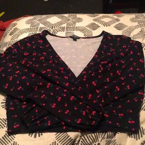 Low cut cropped long sleeve